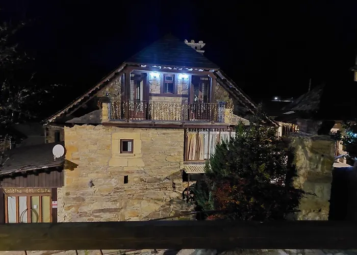 בית כפרי Casa Del Cura *